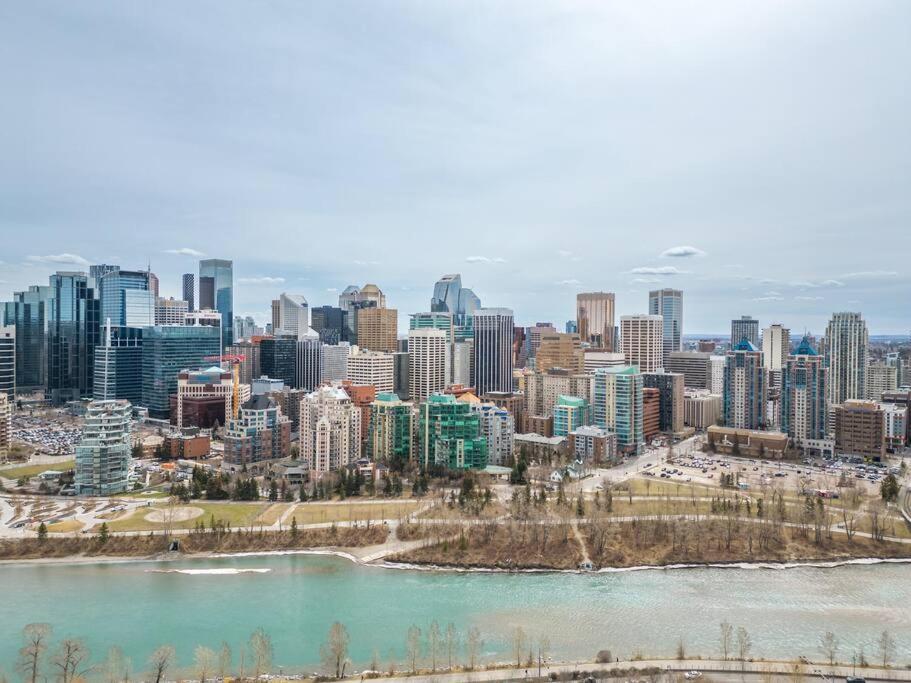 Chic 1Br Kensington Unit W/Parking Apartment YYC Екстериор снимка
