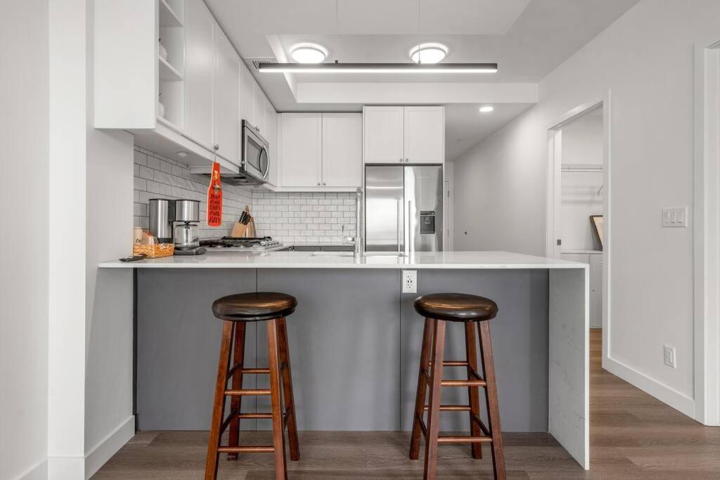 Chic 1Br Kensington Unit W/Parking Apartment YYC Екстериор снимка