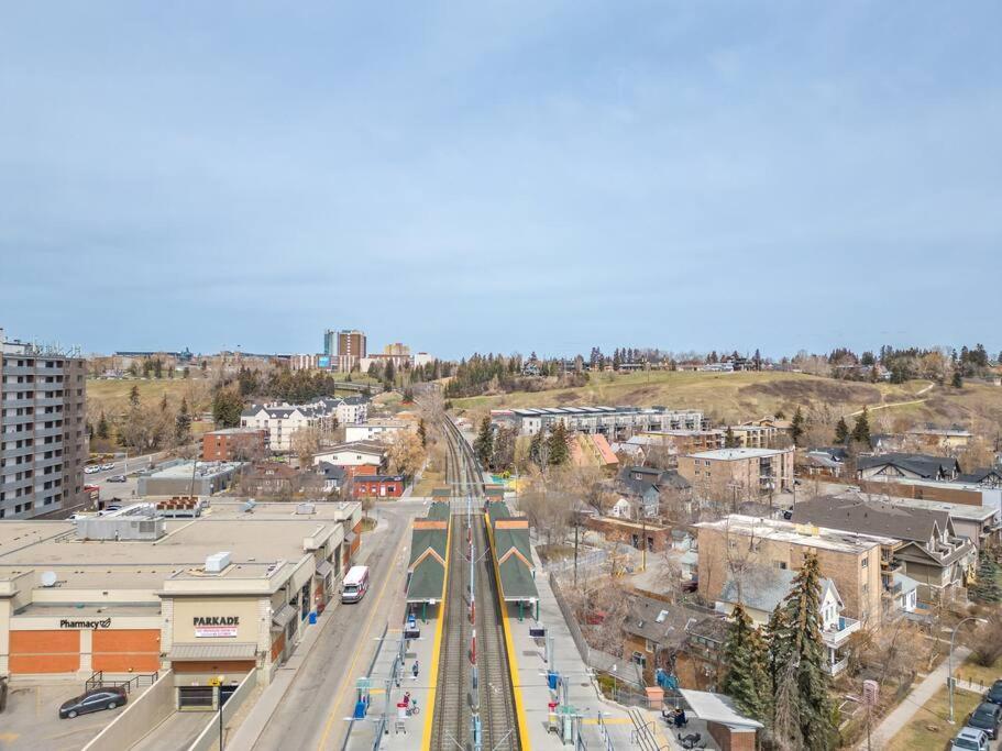 Chic 1Br Kensington Unit W/Parking Apartment YYC Екстериор снимка